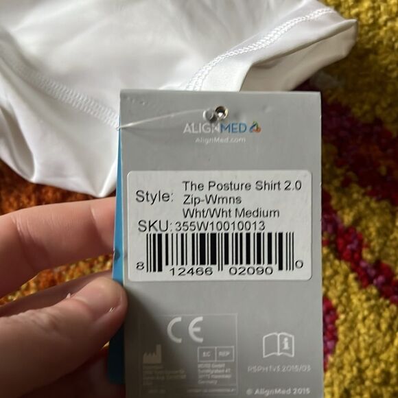 NWT ALIGNMED WHITE ZIPPER SHORT SLEEVE WOMENS MEDIUM - Picture 6 of 10